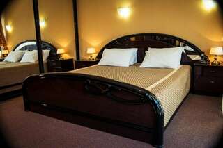 Гостиница Голден Алушта JUNIOR SUITE (ПОЛУЛЮКС)-2