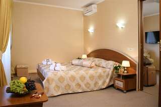 Гостиница Голден Резорт Алушта SUITE (ЛЮКС)-1